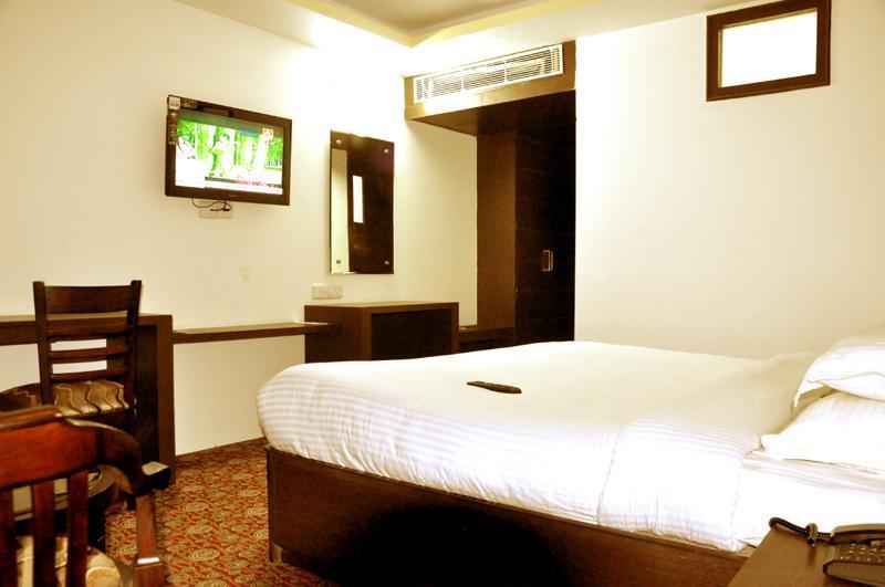 Hotel Trinetar Resorts Batoti Экстерьер фото