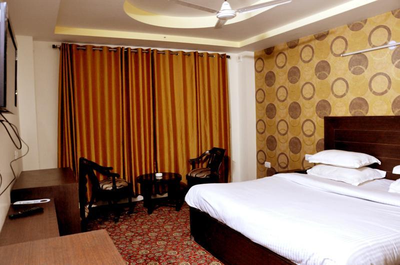 Hotel Trinetar Resorts Batoti Экстерьер фото