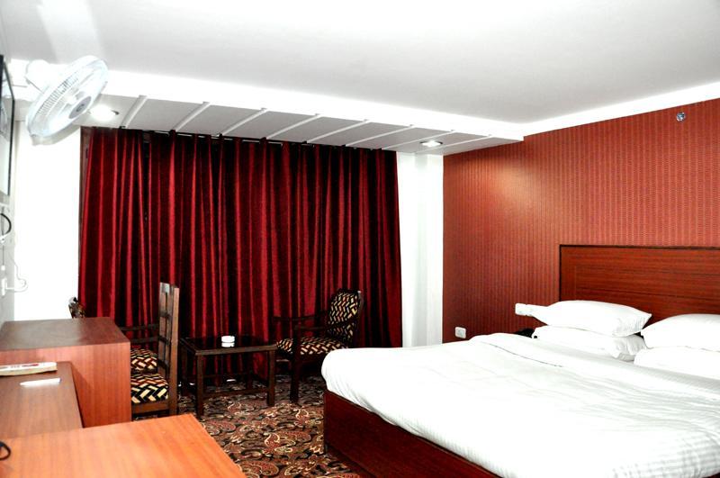 Hotel Trinetar Resorts Batoti Экстерьер фото