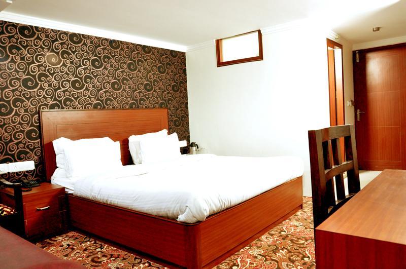Hotel Trinetar Resorts Batoti Экстерьер фото